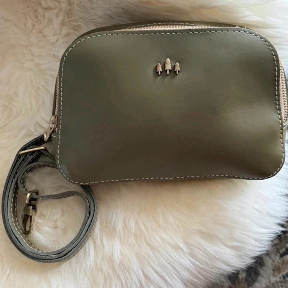 Portland Leather Goods Scarlett 🦄 
MOSS 🦄  New